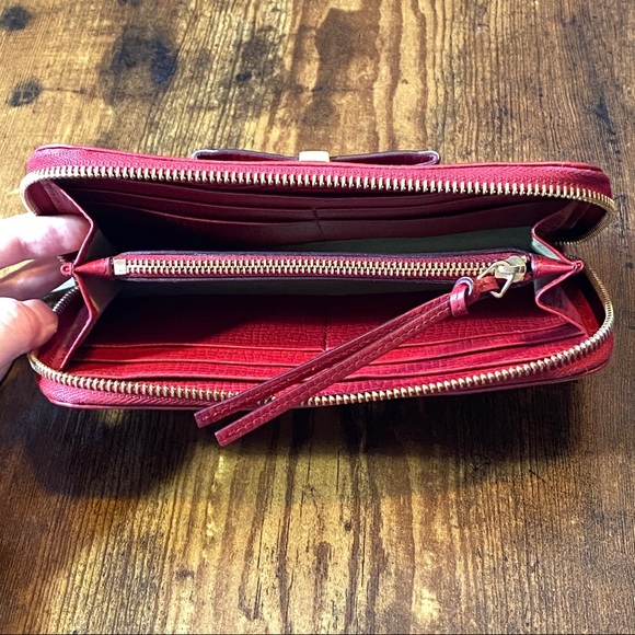 Authentic Chloe Bow Zip Long Wallet - Picture 12 of 13